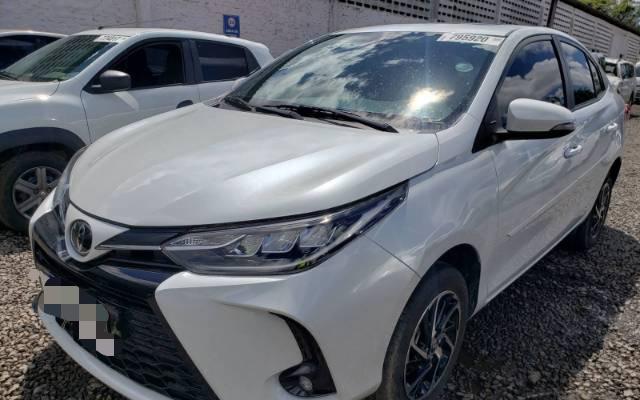 LOTE 40 TOYOTA YARIS SEDA XLS 2022/2023 