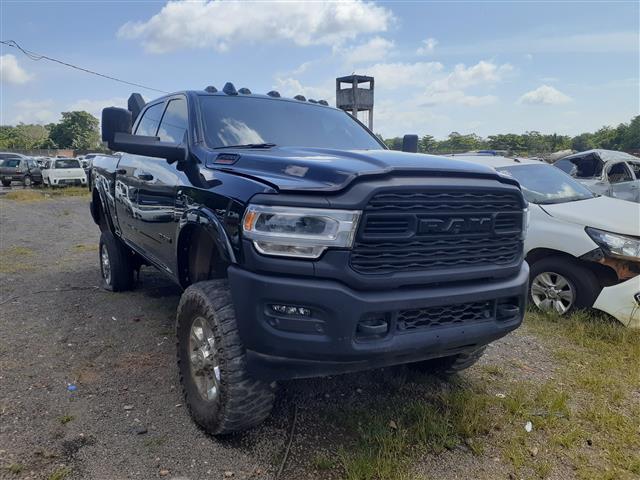 LOTE 02 RAM  2500 LARAMIE 2021/2021