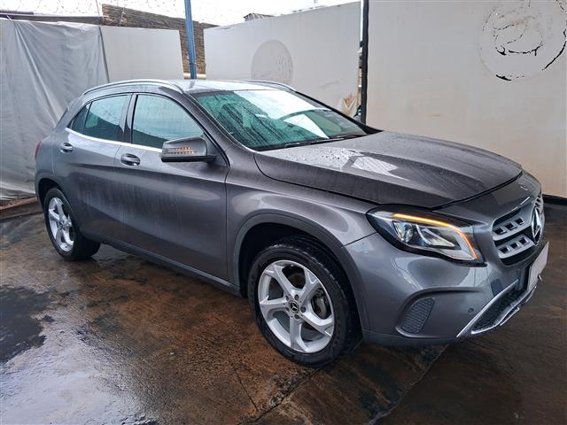 LOTE 27 MERCEDES BENZ  GLA 200FF 2019/2019 