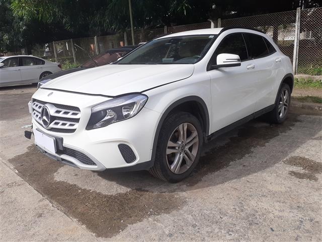 LOTE 30 MERCEDES BENZ GLA 200FF STY 2019/2019