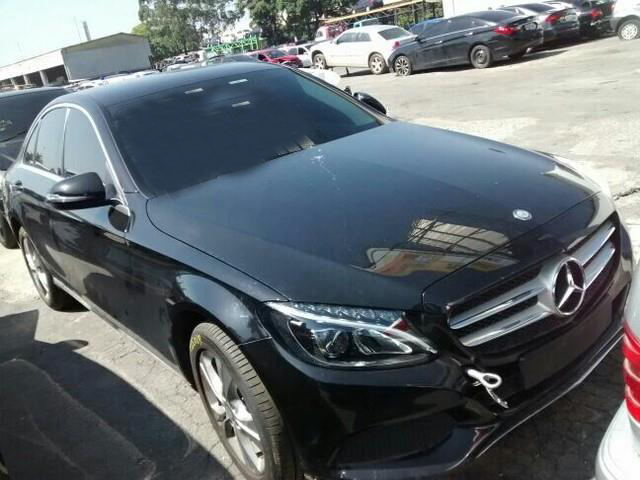 LOTE 30 MERCEDES BENZ C1800 2014/2015 