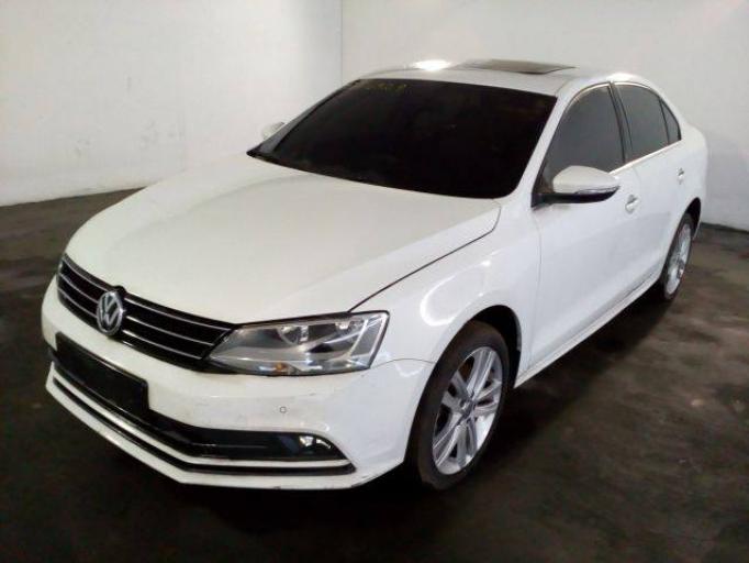 LOTE 22 VOLKSWAGEN JETTA COMFORTLINE 2.0 2013/2013 