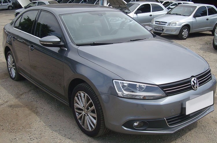 LOTE 23 VOLKSWAGEN JETTA HIGHLINE 211 2.0 16V 2014/2014 