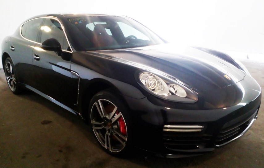 LOTE 27 PORSCHE PANAMERA 4.8 TURBO 4WD 2010/2011 