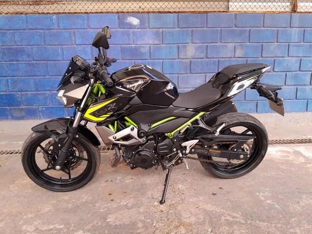 LOTE 04 Z400 2020/2020 GASOLINA 