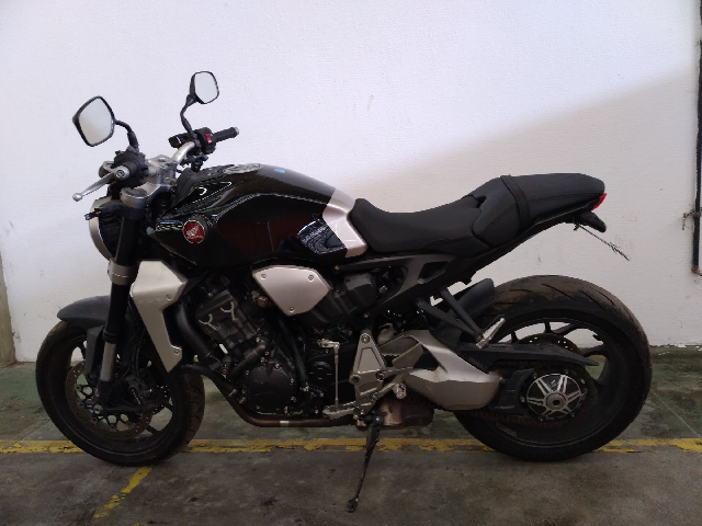 LOTE 14 CB 1000R 2020/2021 