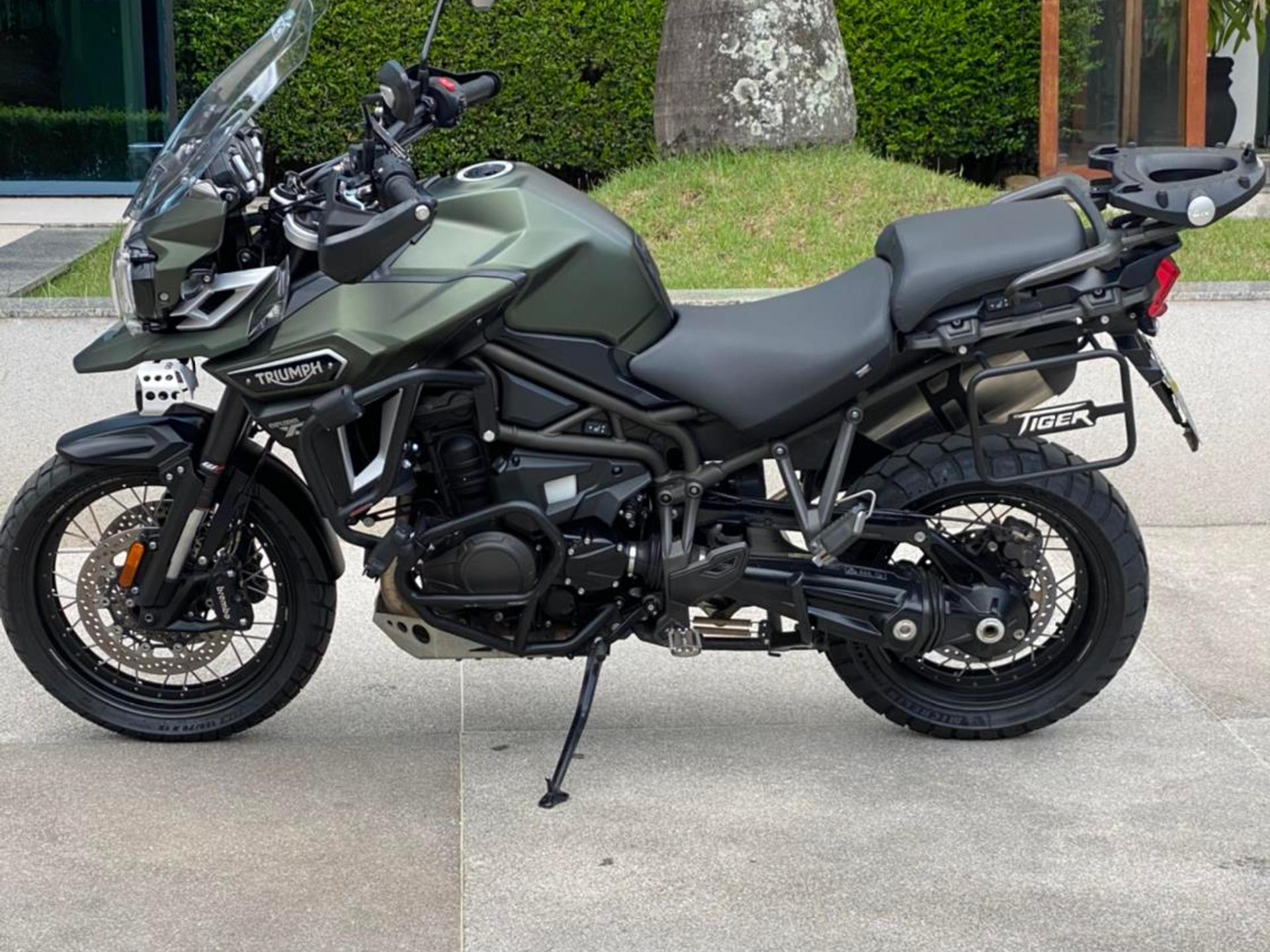 LOTE 01 TRIUMPH TIGER EXPLORER XCA 2017/2017