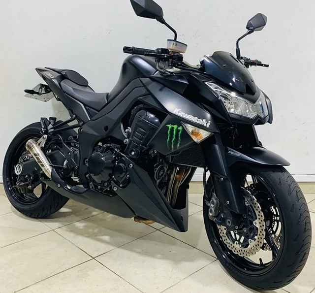 LOTE 12 KAWASAKI Z1000 2013/2013 