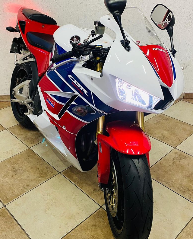 LOTE 24 HONDA CBR 600RR 2014/2014 